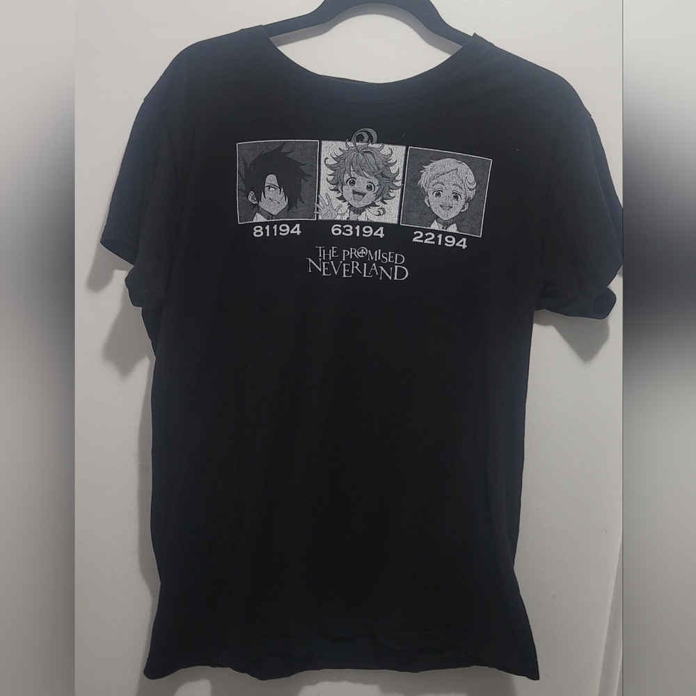 ANIME The Promised Neverland Group Mugshot Tee In Black. Graphic. Size XXL